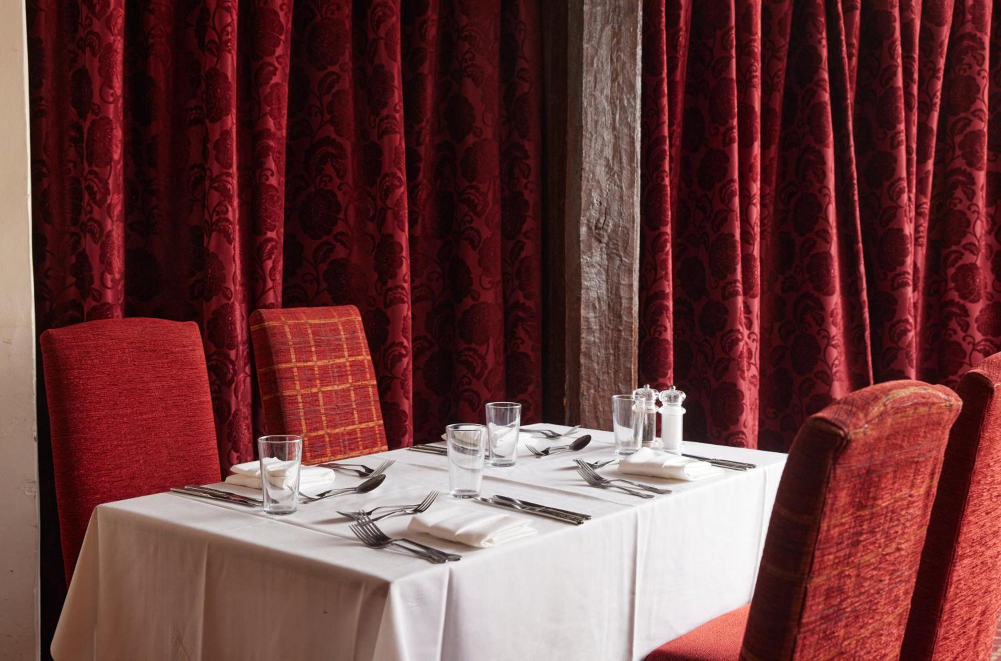 Bull Hotel By Greene King Inns لونغ ميلفورد المظهر الخارجي الصورة