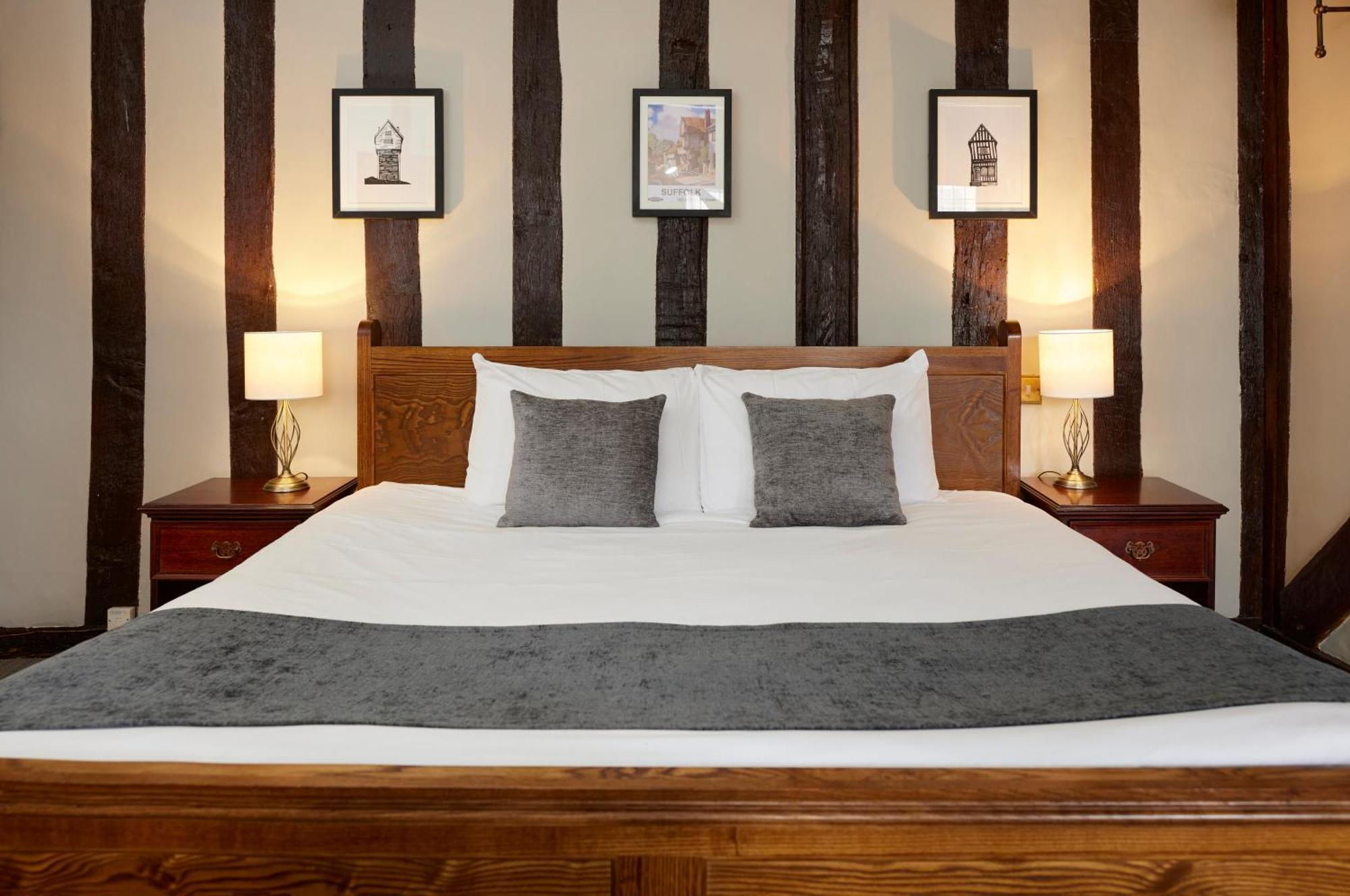 Bull Hotel By Greene King Inns لونغ ميلفورد المظهر الخارجي الصورة