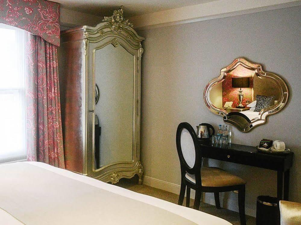 Bull Hotel By Greene King Inns لونغ ميلفورد المظهر الخارجي الصورة